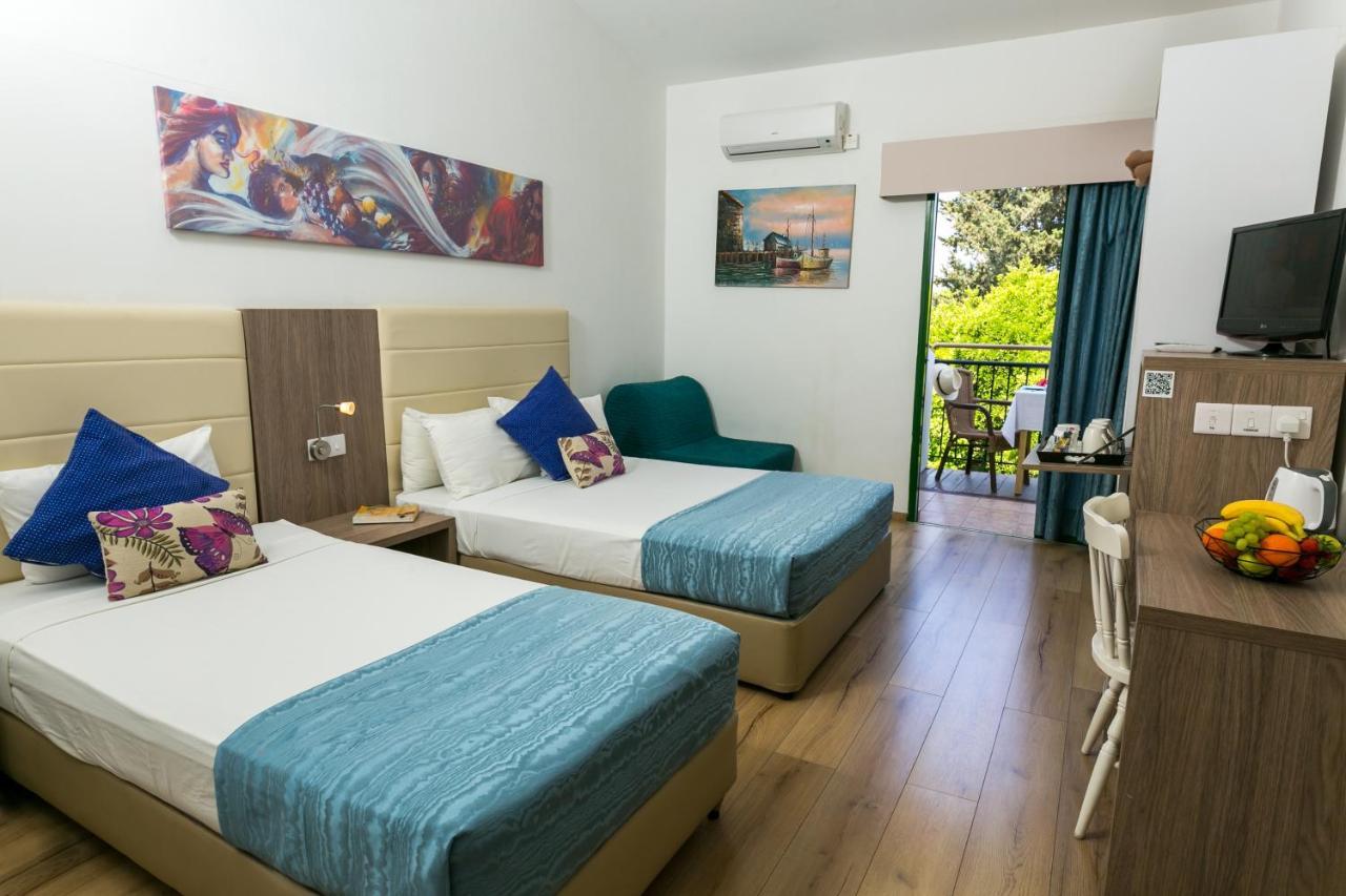 Fitosinn Hotel Geroskipou Bagian luar foto